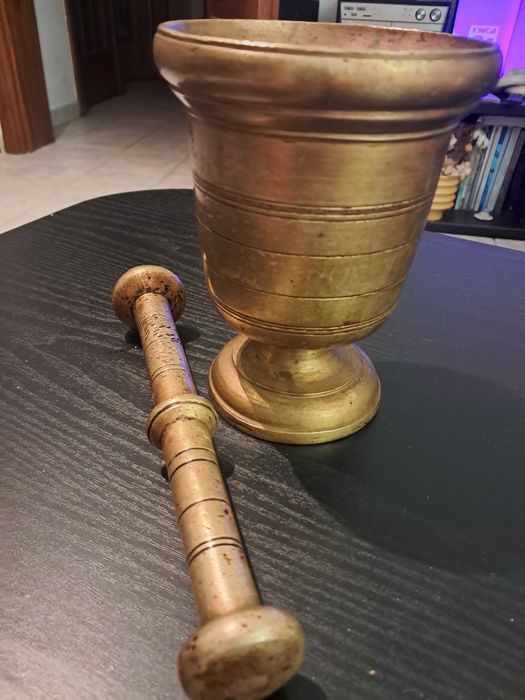 Piulița (mojar)+ pistol alama