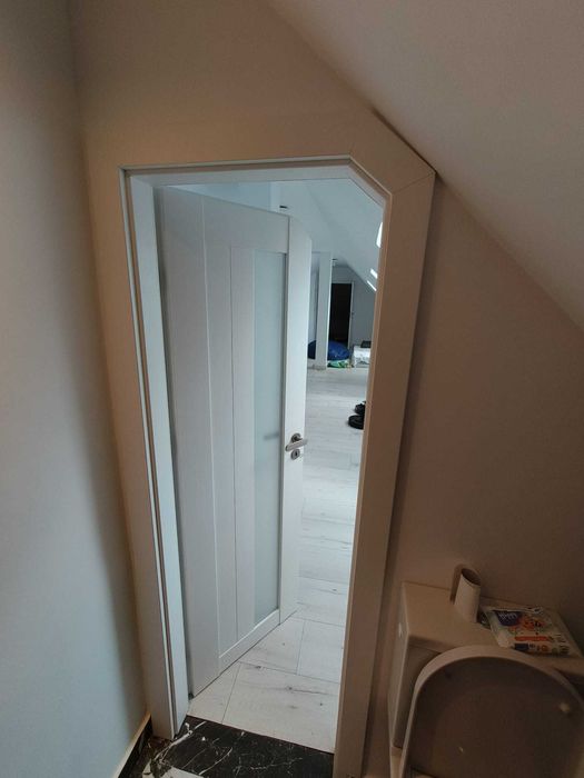 Montaj uși interior, tâmplărie PVC