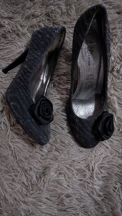 Pantofi eleganți noi 36