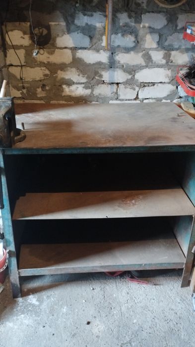 Продам Тески со столом в хорошем состоянии