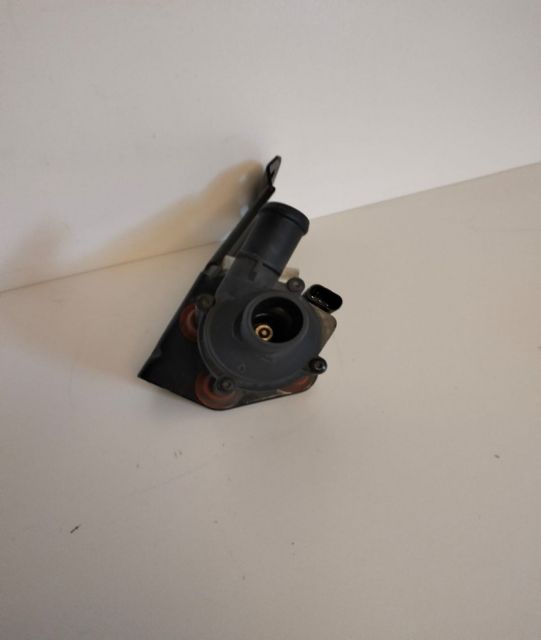 Pompa de apa  auxiliara  06H121601N Audi A5 8T (facelift)