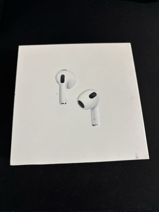 Продам Airpods 3