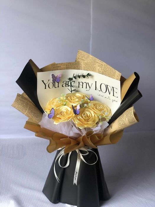 Букеты роз из атласной ленты