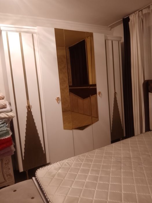 Срочно продам спальный гарнитур в хорошем состоянии