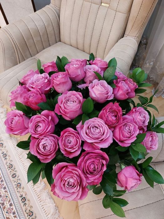 Продажа цветов роз букету.