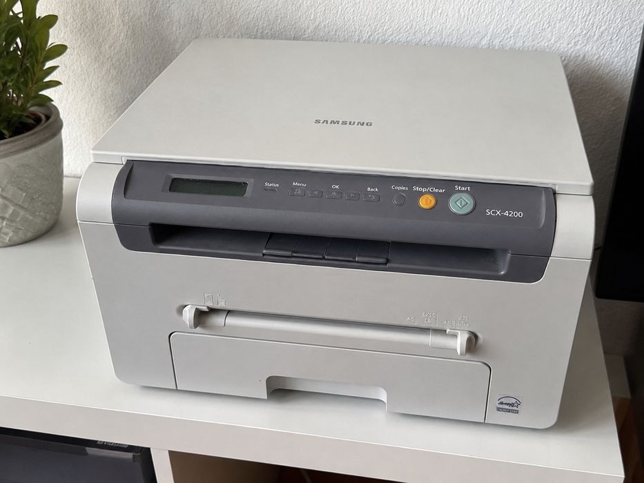 Два мултифункционални принтера Samsung и HP – работещи, символична цена