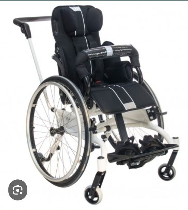 Коляска для детей и подростков