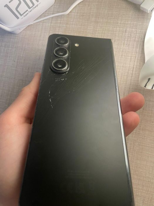 Samsung Galaxy Z Fold 5 – Funcționează perfect