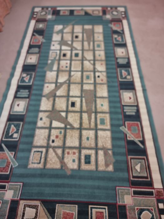 Продам ковёр в хорошем состоянии