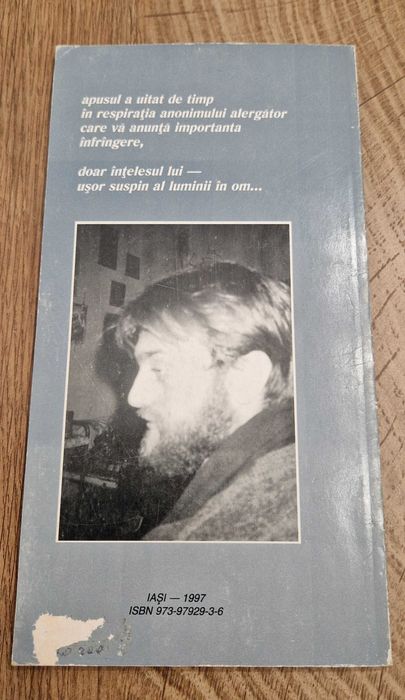 Volum poezii ,,Pașii de sub simț" de Marius Marian Șolea