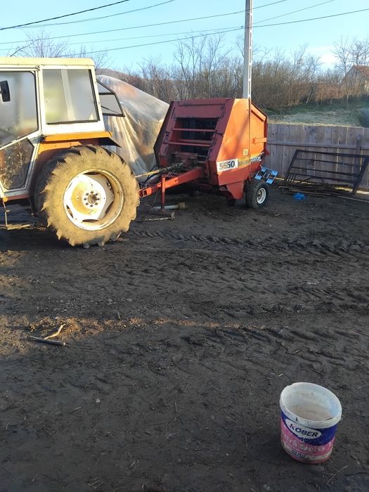 Balotiera rotunda hesston 5650