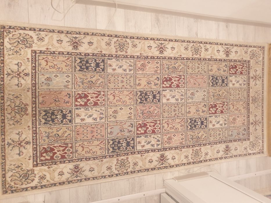 Ковры, 100×200, один чуть больше