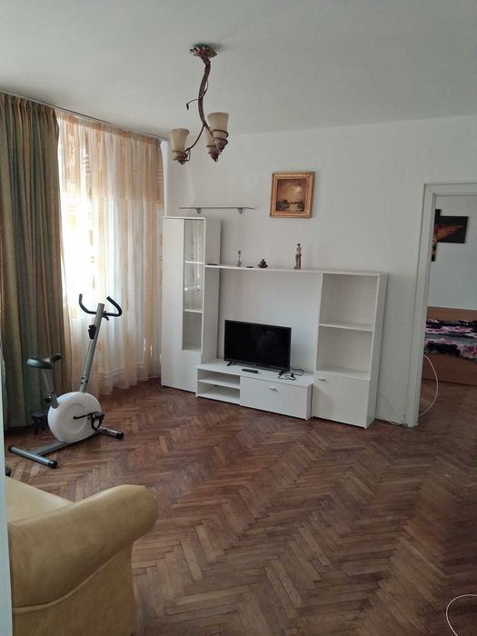 Vand apartament 3 camere zona Nord - Str.Cameliei
