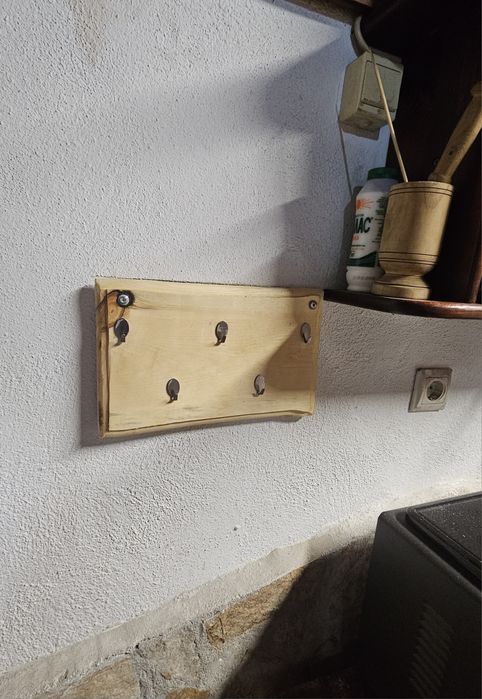 Ръчно изработени дървени изделия – дъски за рязане, играчки, пирографи