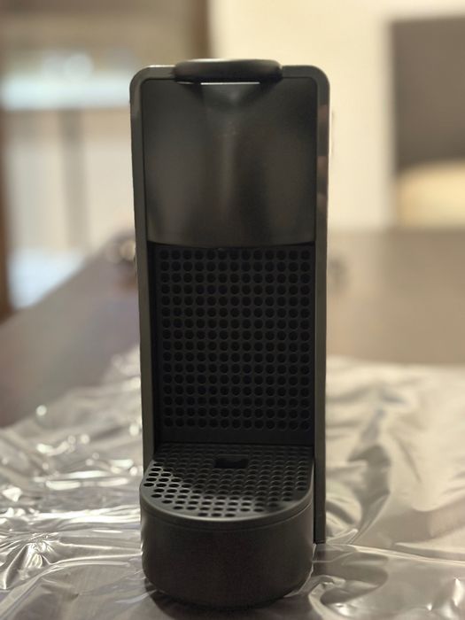 Кафемашина с капсули Nespresso (Essenza Mini)