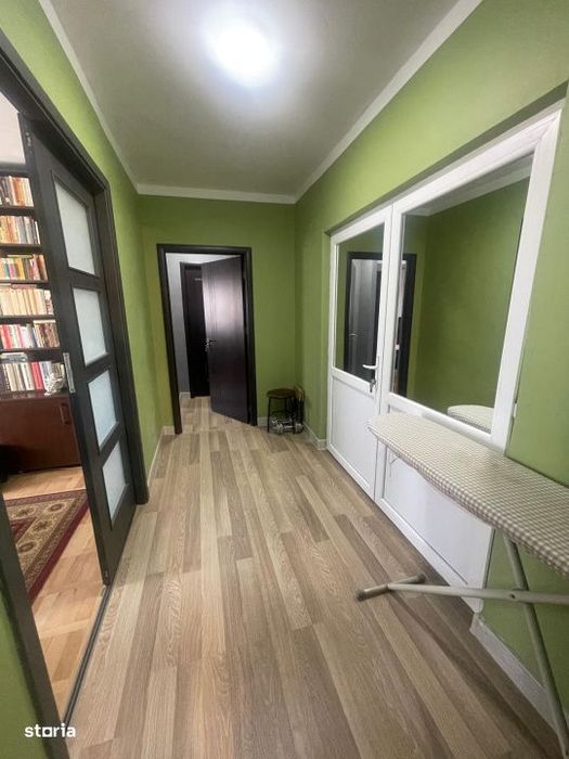 Apartament 4 camere, 89.88 mp, trilateral, 2 bai, zona Craiovita Prome