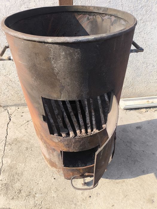 Продам печь под казан ,и мангал.