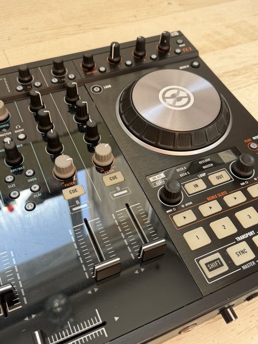 Consola native instruments Dj TRAKTOR kontrol S4 MK3