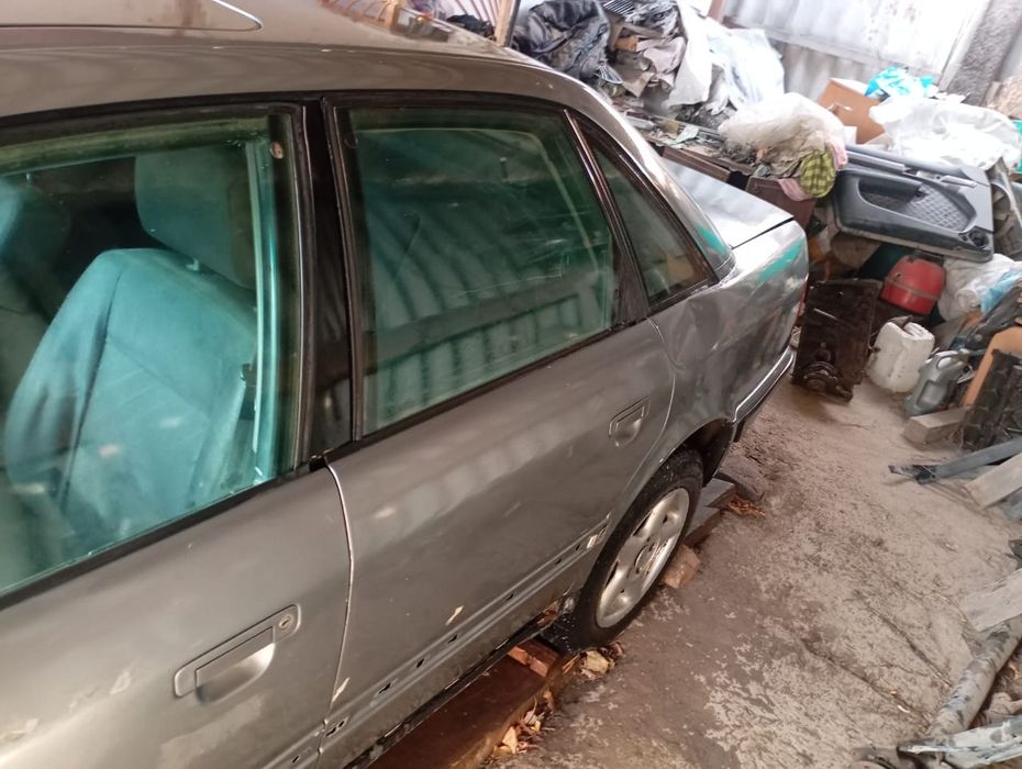 Ауди 100 с4.             100