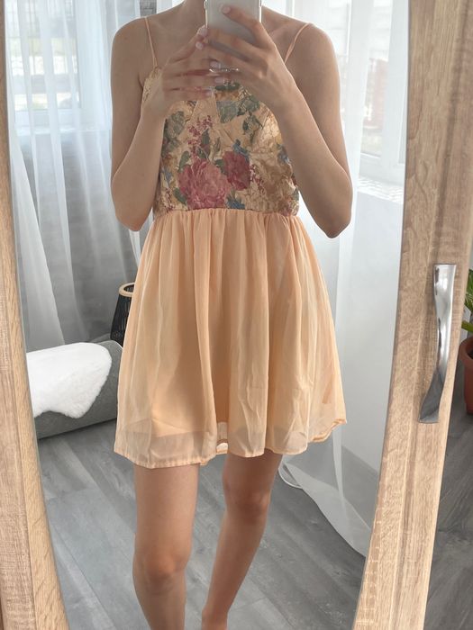 Vând haine in stare foarte buna