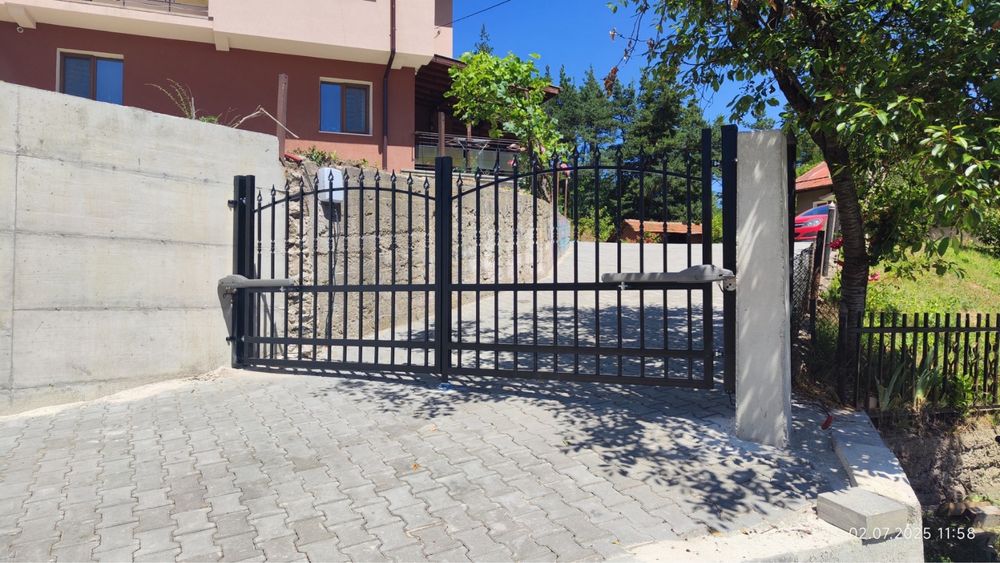 Вертикална планировка-подпорни стени,отводнители, полагане на паваж