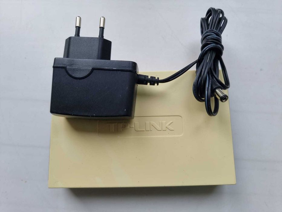 Продаю Коммутатор TP-Link TL-SF1008D