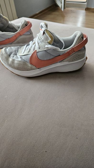 Продавам маратонки Nike