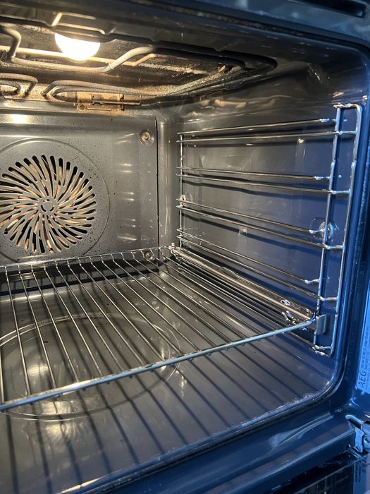 Фурна за вграждане AEG