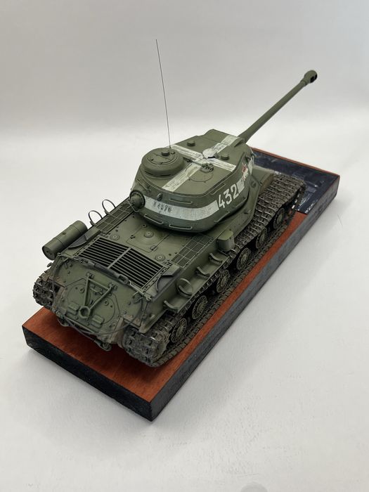 Модель танка ИС-2