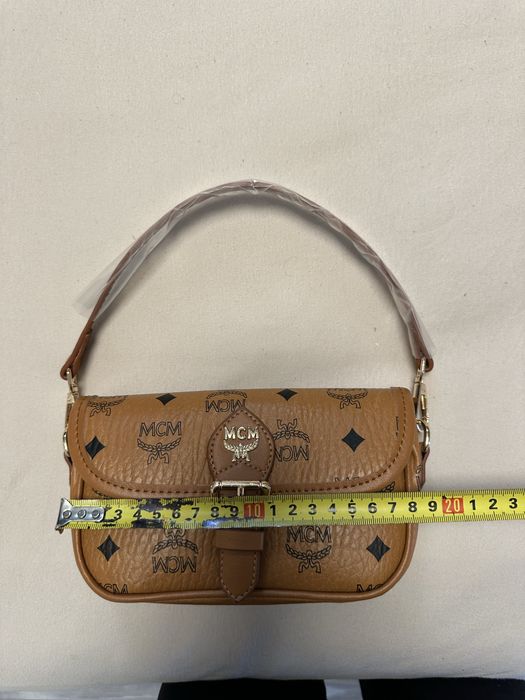 чанта- чисто нова