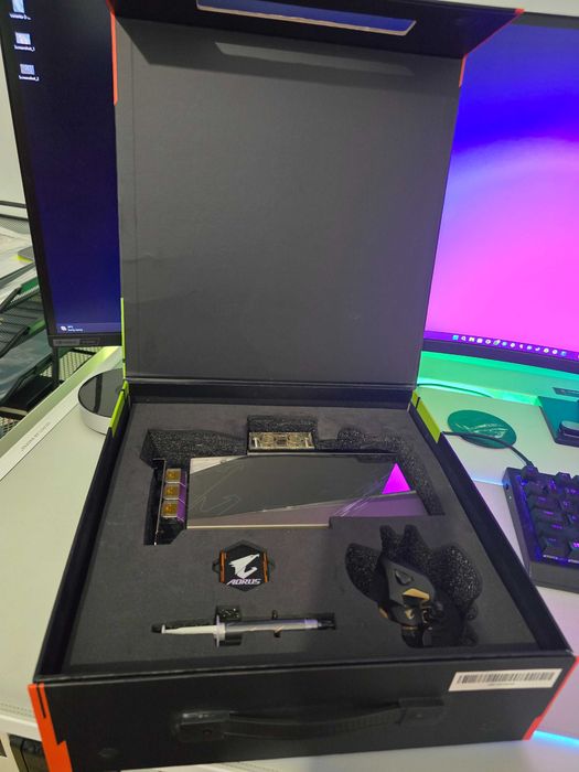 Placă video Gigabyte RTX 3080 Ti AORUS XTREME WATERFORCE WB 12GB