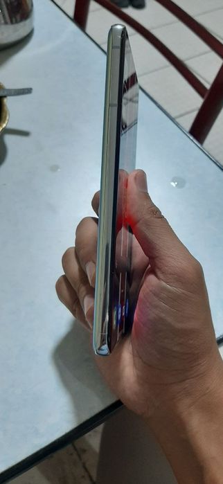 Samsung S21 ultra 5G korean

Rangi kumush rang,
Holati a'lo, aybi yo'q