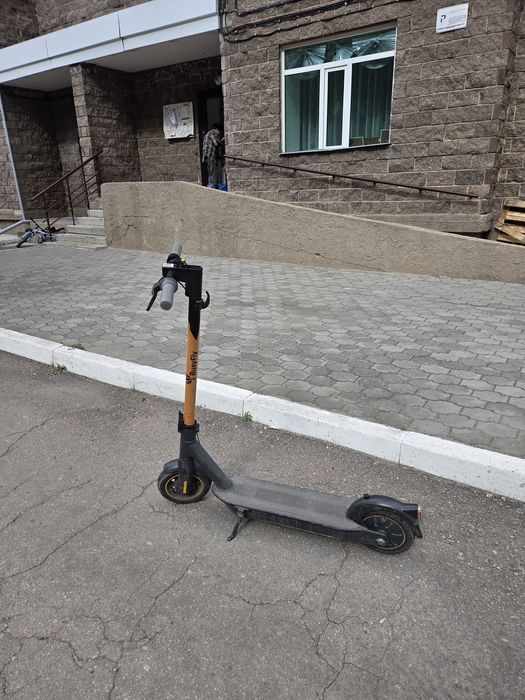 Продам электросамокат Segway Ninebot (найнбот) G30 max