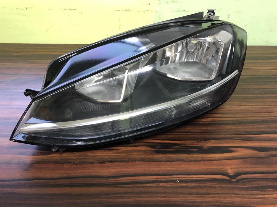 Фар ляв VW Golf 7 face 2017-2019г. с LED дневни светлини #029V