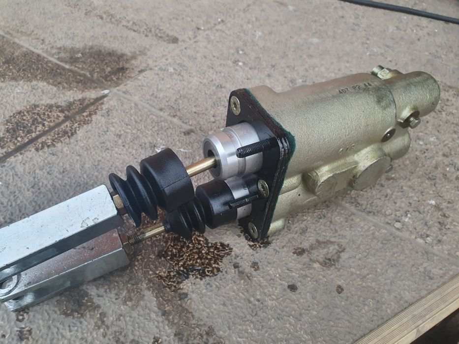 Pompa frână caterpillar