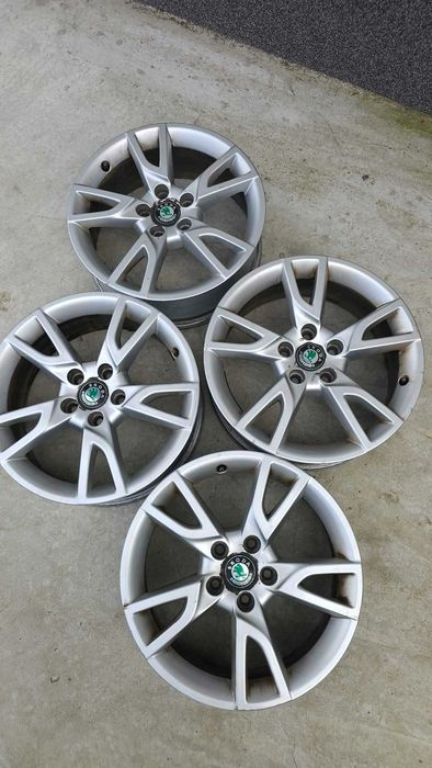 Jante aliaj +anvelope skoda R17 , 5x112