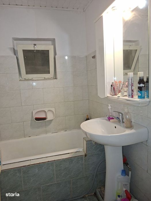 Apartament decomandat Rovine