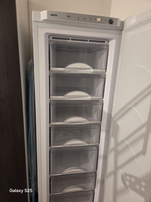 Продам морозильник