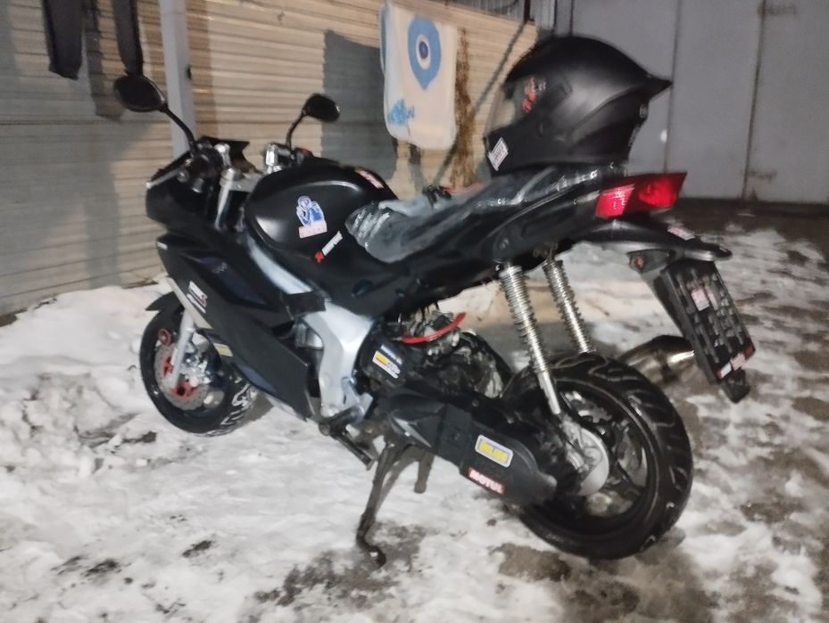 Продам спорт байк автомат Hornet