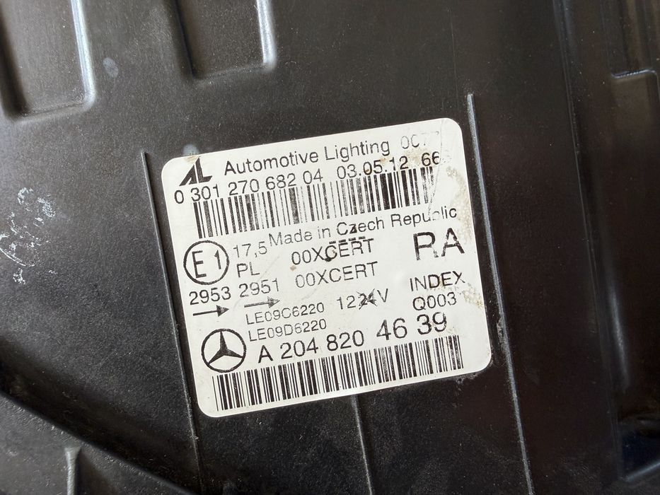 Far dreapta ILS xenon bixenon Mercedes w204 facelift