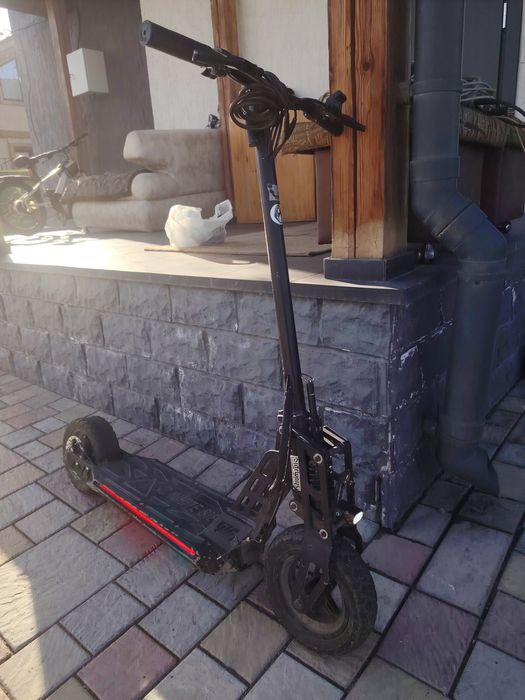 Продам электросамокат