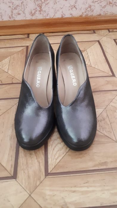 Продам женские туфли