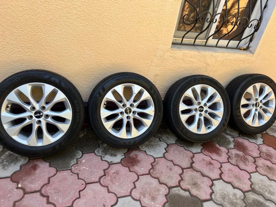 Продается комплект шин