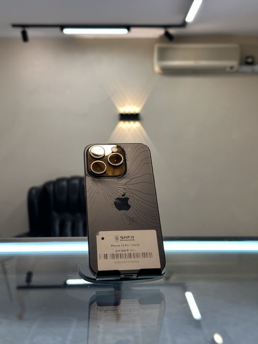 айфон 15 про экран сломан