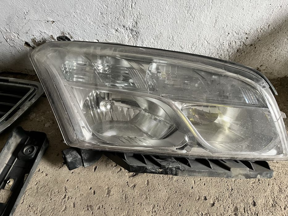 Фара правая на Chevrolet Tracker