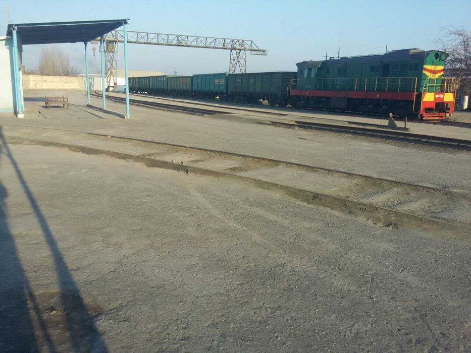 Темир йул веткали база + гишт заводи сотилади 1,23 га
