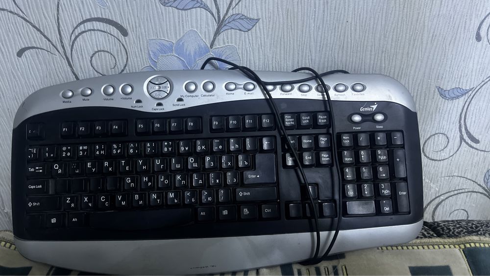 Монитор , клавиатура