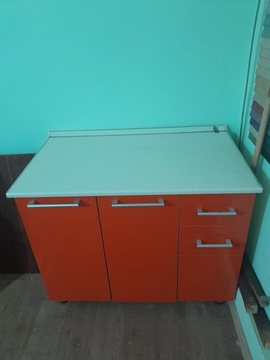 Продам столы кухонные