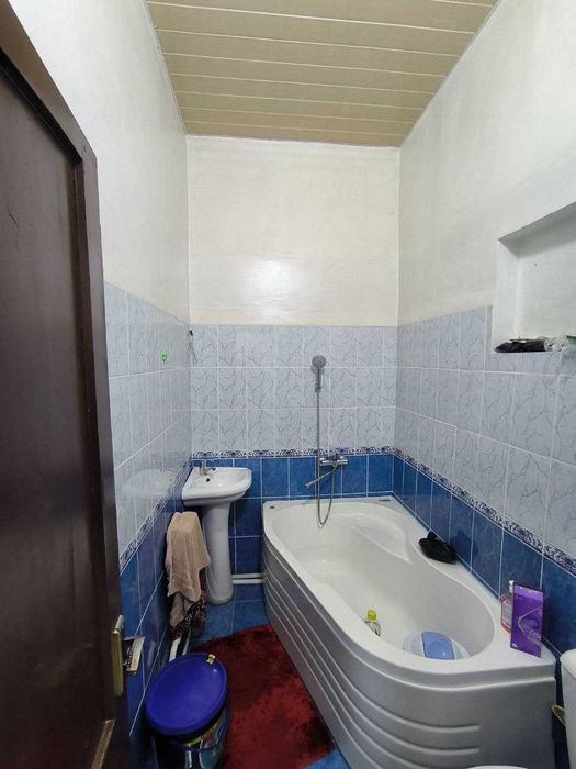 Sotiladi 2 qavatli uy, 6 sotix hovli Uchxoz, Akfa universiteti.