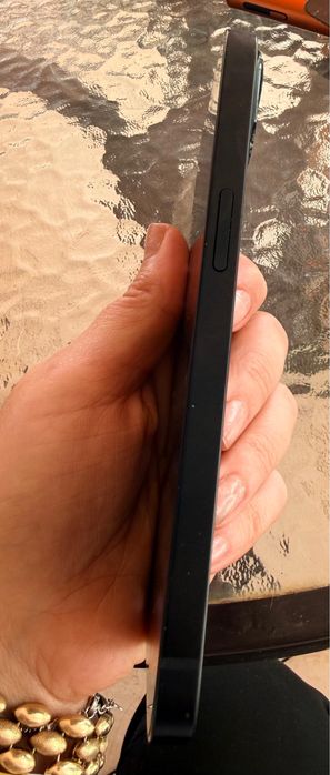 Iphone 16 pro  si iphone 13